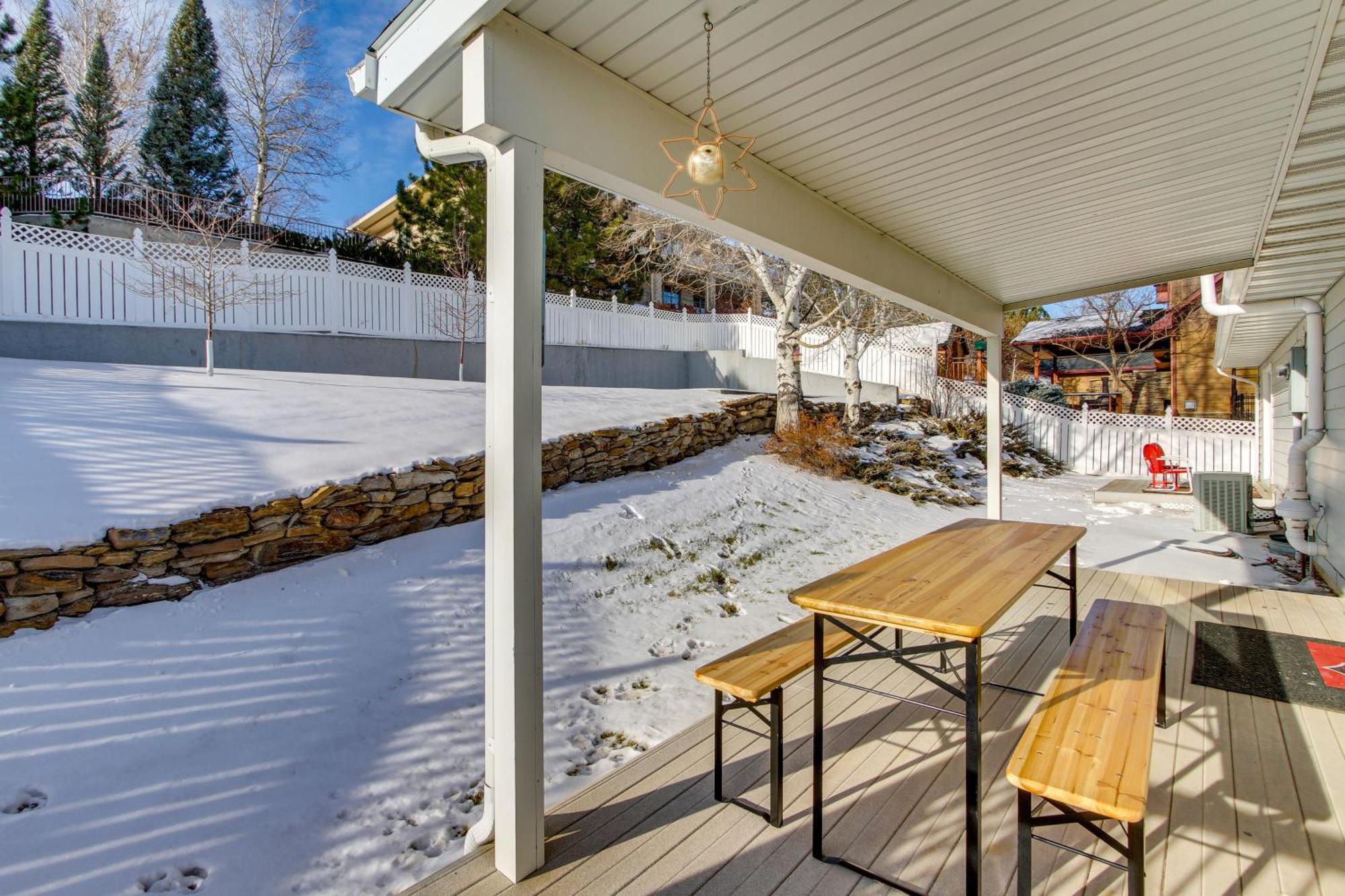 Inviting Great Falls Home With Wraparound Deck! Exteriör bild