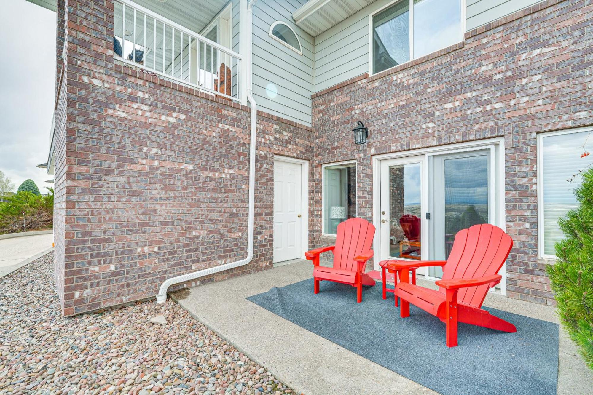 Inviting Great Falls Home With Wraparound Deck! Exteriör bild
