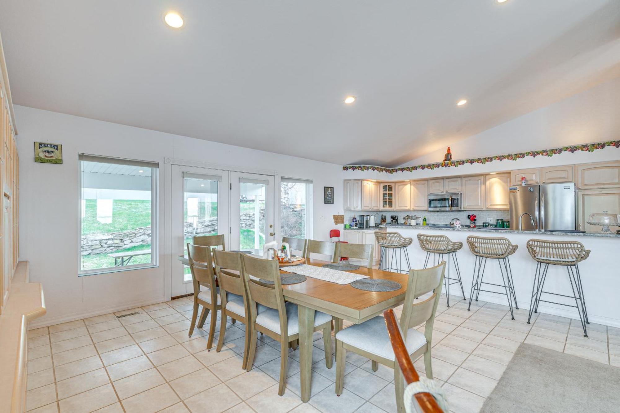 Inviting Great Falls Home With Wraparound Deck! Exteriör bild