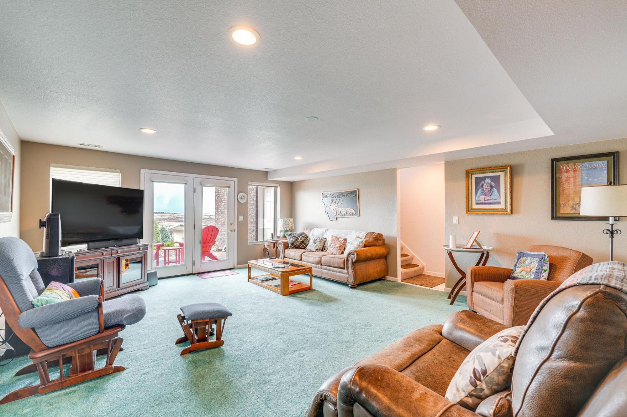 Inviting Great Falls Home With Wraparound Deck! Exteriör bild