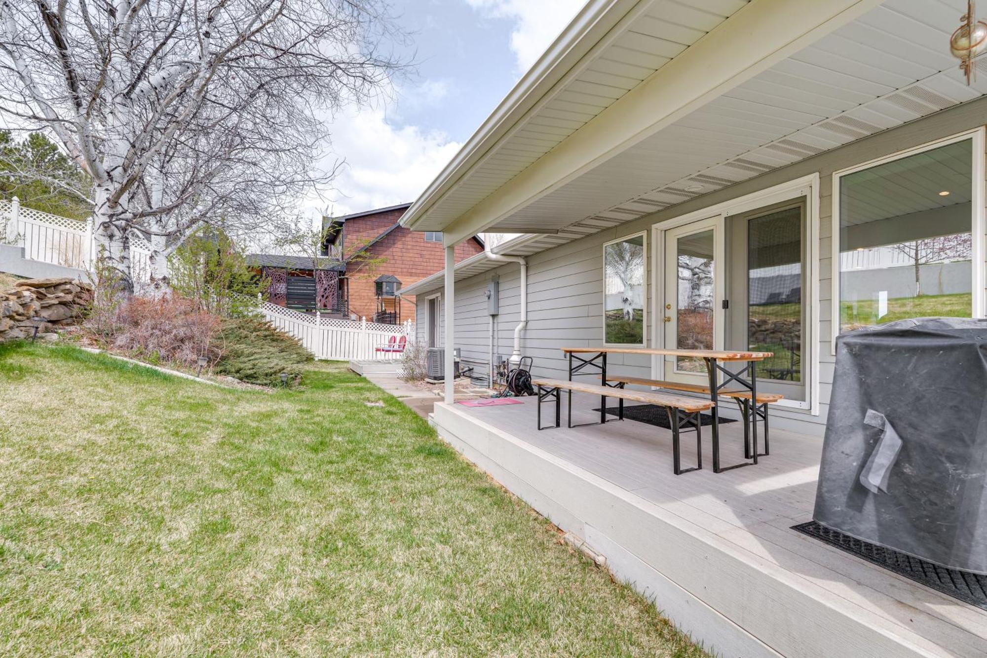 Inviting Great Falls Home With Wraparound Deck! Exteriör bild